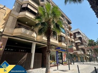 Pis a Puerto Deportivo. Apartamento con terraza, en la provincia de alicante, en la ciud