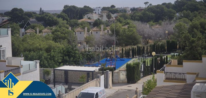 Foto 770e712c-3a31-45d2-a612-aaa2171ce45e. Casa amb piscina a Los Balcones y los Altos Orihuela