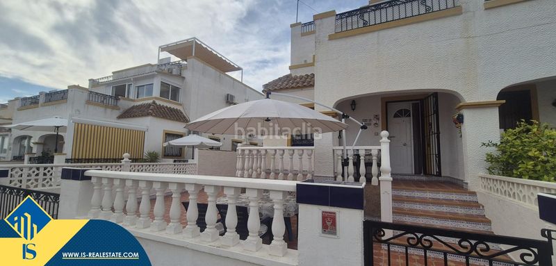 Foto a5c443b3-708f-4325-a6b4-30102f3322cb. Casa amb piscina a Los Balcones y los Altos Orihuela
