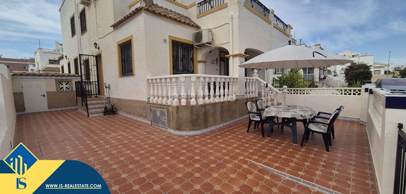 Foto c76c6b7f-dd61-4cef-887a-5c94c973e4ce. Casa amb piscina a Los Balcones y los Altos Orihuela