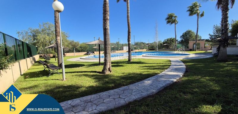 Foto d7732049-5fd7-4407-b8bb-6b7e69157bc6. Casa amb piscina a Los Balcones y los Altos Orihuela