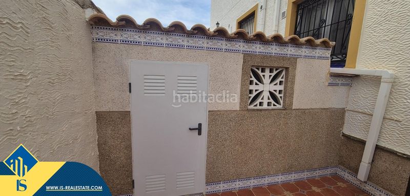 Foto f487e439-544c-4f13-9fea-5e3e74d64b97. Casa amb piscina a Los Balcones y los Altos Orihuela