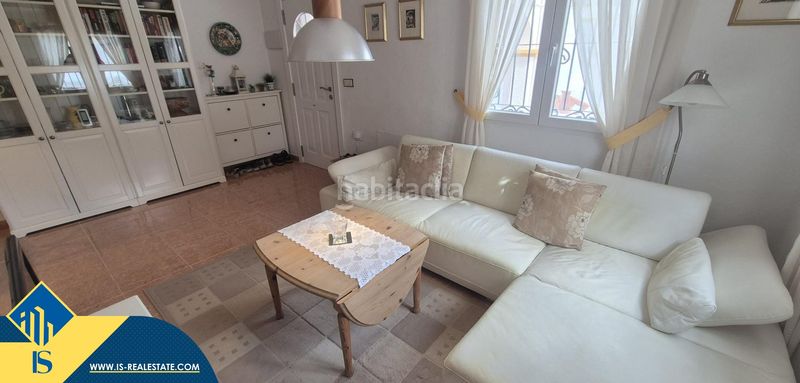 Foto fd5fdf43-9e37-4904-a022-d7ae3a6f2b8a. Casa amb piscina a Los Balcones y los Altos Orihuela