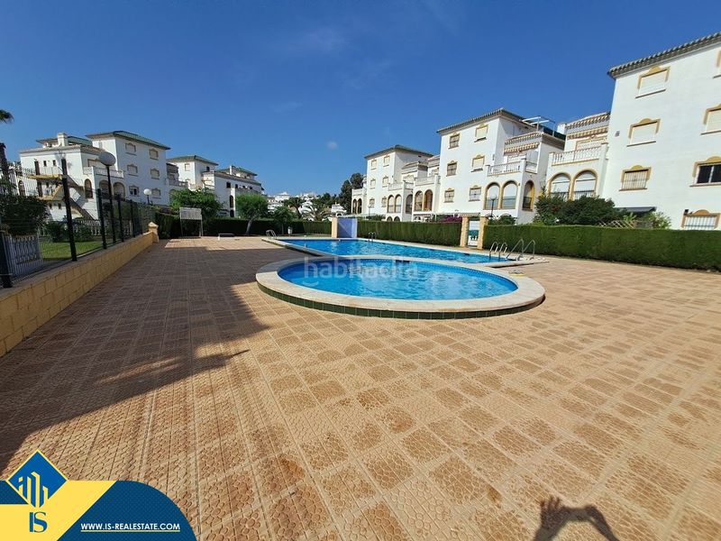 Foto e154f893-1563-40c4-8ffa-04bae1606d4a. Pis amb piscina a Los Europeos Torrevieja