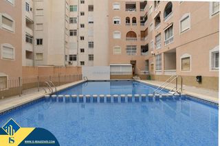 Flat in Antonio Machado. Apartamento reformado con piscina comunitaria, en la provincia d