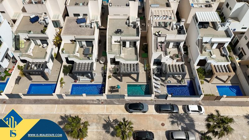 Foto 94c81a94-b8c8-43a8-b61b-5cfd927eef32. Chalet villa con piscina privada, en la provincia de alicante, , en la localidad de ciudad quesada. 3 habitaciones | 104 m² | a en Rojales