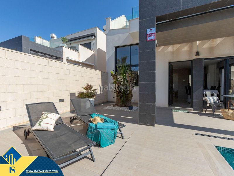 Foto a0163a38-85c6-4084-85ba-dd119978d8da. Chalet villa con piscina privada, en la provincia de alicante, , en la localidad de ciudad quesada. 3 habitaciones | 104 m² | a en Rojales