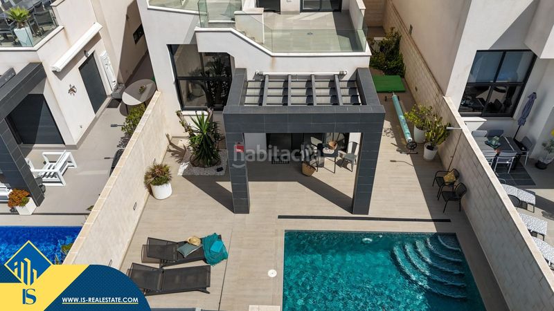 Foto b810455e-c483-476b-ae92-6fd142d536eb. Chalet villa con piscina privada, en la provincia de alicante, , en la localidad de ciudad quesada. 3 habitaciones | 104 m² | a en Rojales