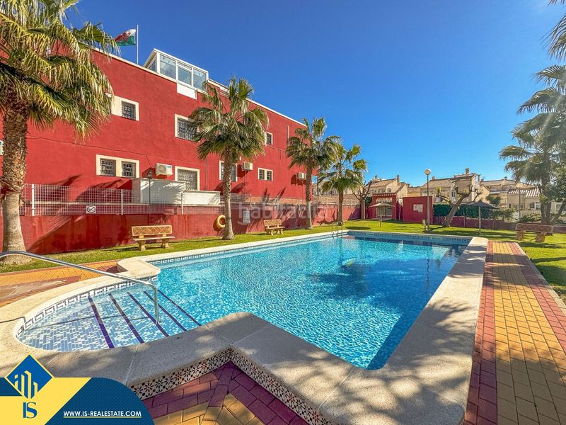 Foto 8fa05bd2-3beb-4e88-a6b0-86e4deba7f5f. Casa amb piscina a La Florida Orihuela