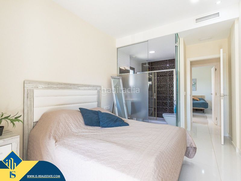 Foto dbcd15a7-7d3b-41f3-b8bb-e27d7e2043ca. Casa amb piscina a La Florida Orihuela