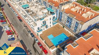 Dachwohnung in Avenida Habaneras - Curva de Palangre. Ático con piscina comunitaria, en la provincia de alicante, en l