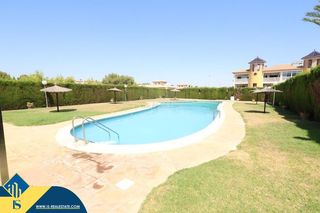 Miete Etagenwohnung in Villamartín-Las Filipinas. Apartamento con piscina comunitaria, en la provincia de alicante