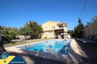 Lloguer Xalet a Cabo Roig. Villa con piscina privada, en la provincia de alicante, en orihu