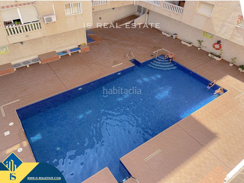 Foto b4946726-065e-4786-b9bf-f4929bd062e7. Pis amb piscina a El Acequión Torrevieja