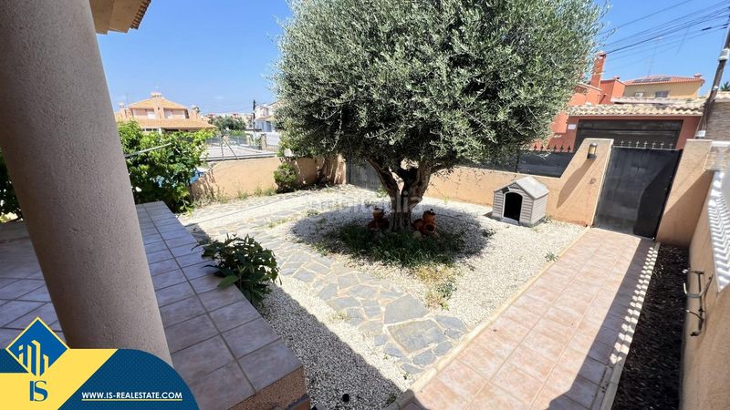 Foto bee01bb2-70dc-4f1d-b987-2897404e4af7. Casa amb aparcament a Aguas Nuevas Torrevieja