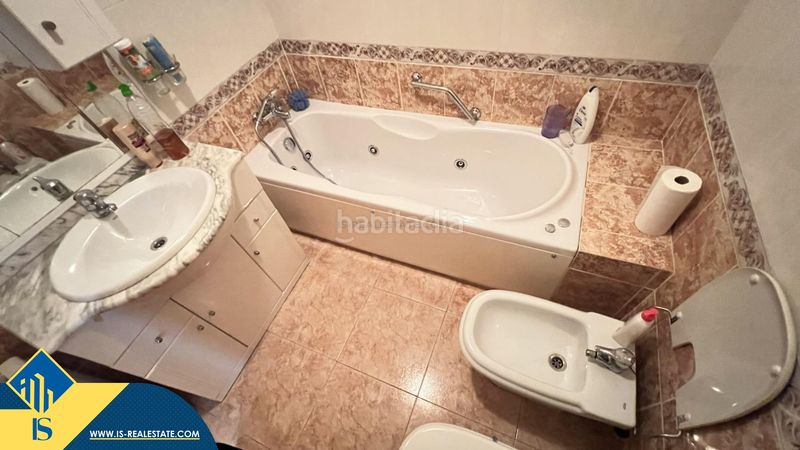 Foto e33a3ae5-a384-4526-8c44-7110d64f1006. Casa amb aparcament a Aguas Nuevas Torrevieja