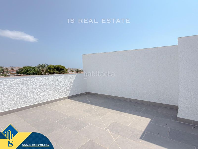 Foto bf0c8ae6-1ec7-4c00-bc2c-8f7ccc5c7877. Casa amb piscina a nueva Torrevieja Torrevieja