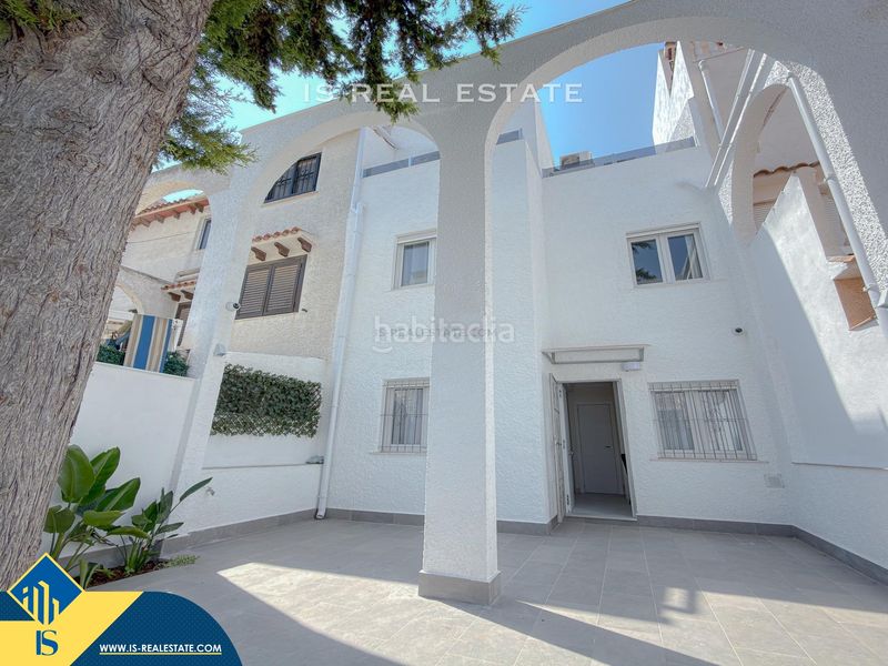 Foto c7165285-6c0c-445f-9a9f-002d6f9d433b. Casa amb piscina a nueva Torrevieja Torrevieja