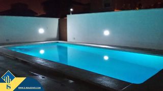 Miete Chalet in Los Balcones-Los Altos. Villa reformada con piscina privada, en la provincia de alicante