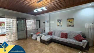 Maison à Los Balcones-Los Altos. Casa reformada con terraza, en la provincia de alicante, en la l