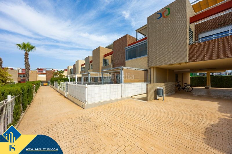 Foto 6cca8421-9b4d-4ebf-8bdb-41619a881ed1. Casa amb aparcament piscina a Parque Acuático - Sector 25 Torrevieja