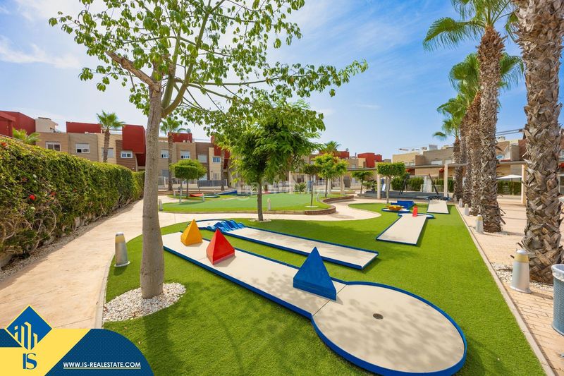 Foto 8f35f3fe-801f-497b-ab28-64d9d93f46a7. Casa amb aparcament piscina a Parque Acuático - Sector 25 Torrevieja