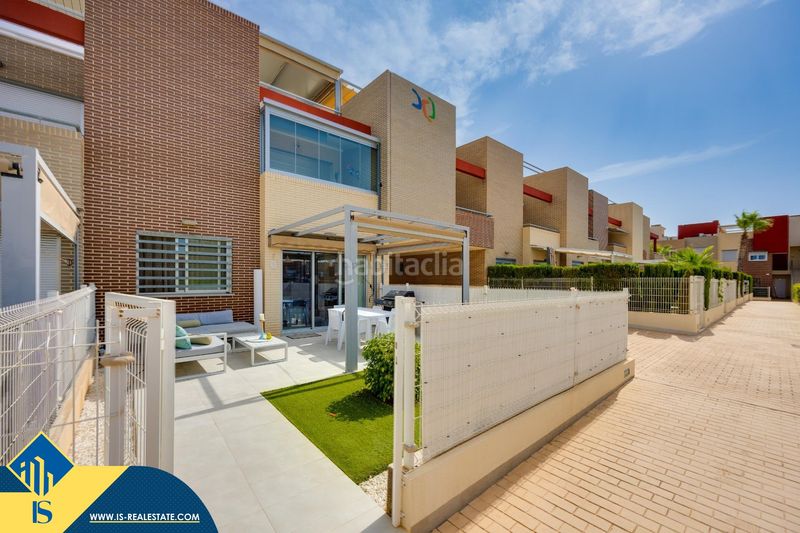 Foto ec00ffc8-0bd2-453a-95cf-342d8f0b76ad. Casa amb aparcament piscina a Parque Acuático - Sector 25 Torrevieja