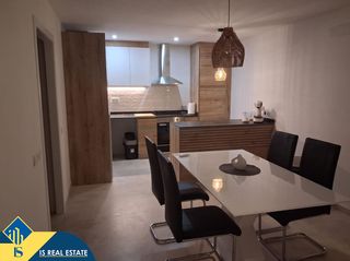 Apartament a La Veleta. Apartamento reformado con terraza, en la provincia de alicante,