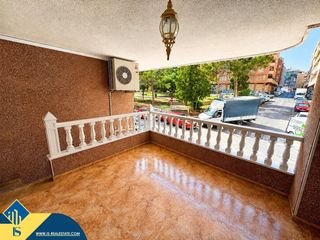 Appartamento in Centro - Muelle Pesquero. Apartamento con terraza, en la provincia de alicante, en la ciud