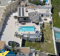 Chalet in La Marquesa. Villa con piscina privada, en la provincia de alicante, en rojal