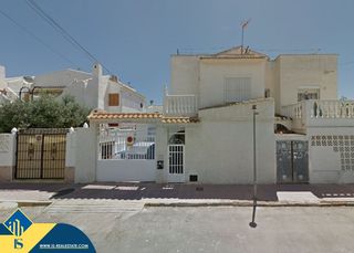 Casa a Zona los Frutales. Casa con terraza, en la provincia de alicante, en la ciudad de t