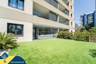 Flat in Punta Prima. Apartamento con terraza, en la provincia de alicante, en la ciud