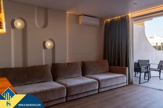 Maison à La Veleta. Bungalow reformado con terraza, en la provincia de alicante, en