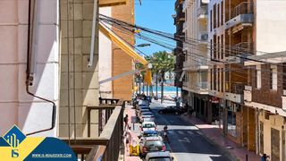 Appartamento in Las Piscinas Naturales. Apartamento con terraza, en la provincia de alicante, en la ciud
