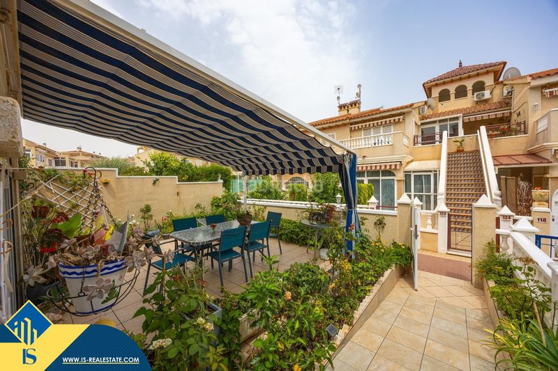 Foto b6ebe804-2631-4d66-9dae-099ddb21ac56. Casa amb piscina a La Florida Orihuela