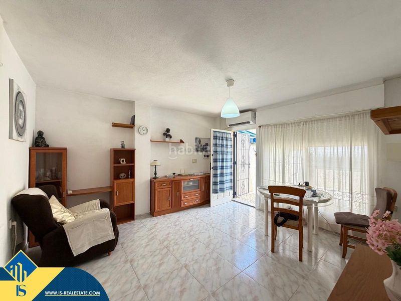 Foto 04b8d21b-97f1-4d19-b971-5f7cee39640a. Casa amb piscina a Zona Carrefour - Urbanizaciones Torrevieja