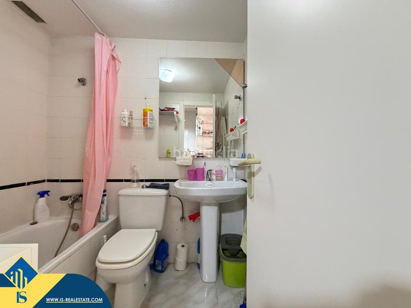 Foto 0d518b2c-2e9f-481e-8ee6-a1ecb1b8ac7d. Casa amb piscina a Zona Carrefour - Urbanizaciones Torrevieja