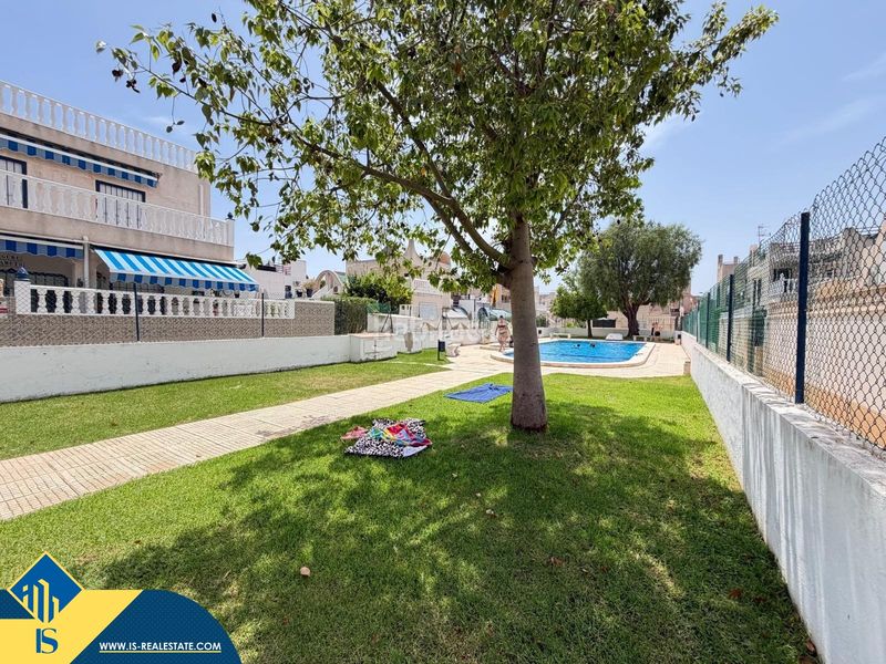 Foto 2c0302c2-6620-4614-b21e-2fffc7ac9ddb. Casa amb piscina a Zona Carrefour - Urbanizaciones Torrevieja