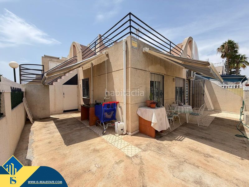 Foto 47f5ea72-70f9-4352-aaee-894752dfd8d6. Casa amb piscina a Zona Carrefour - Urbanizaciones Torrevieja