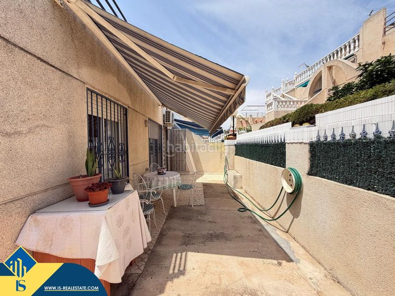 Foto 51f97673-e5e8-4651-8a6d-ee05930d231a. Casa amb piscina a Zona Carrefour - Urbanizaciones Torrevieja