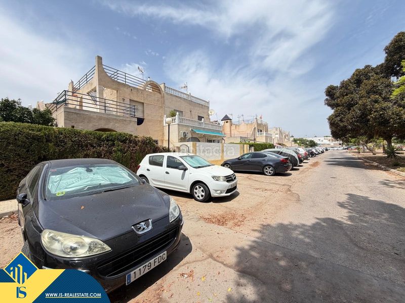 Foto 610e3480-c938-4c3e-a546-518f1b179c03. Casa amb piscina a Zona Carrefour - Urbanizaciones Torrevieja