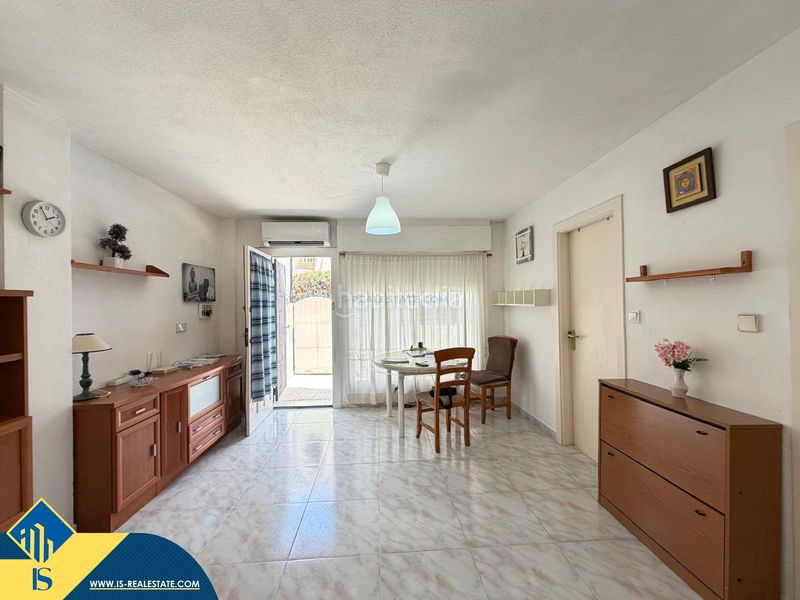 Foto 9eb8eca3-8e29-4431-89ab-813d5b91349a. Casa amb piscina a Zona Carrefour - Urbanizaciones Torrevieja