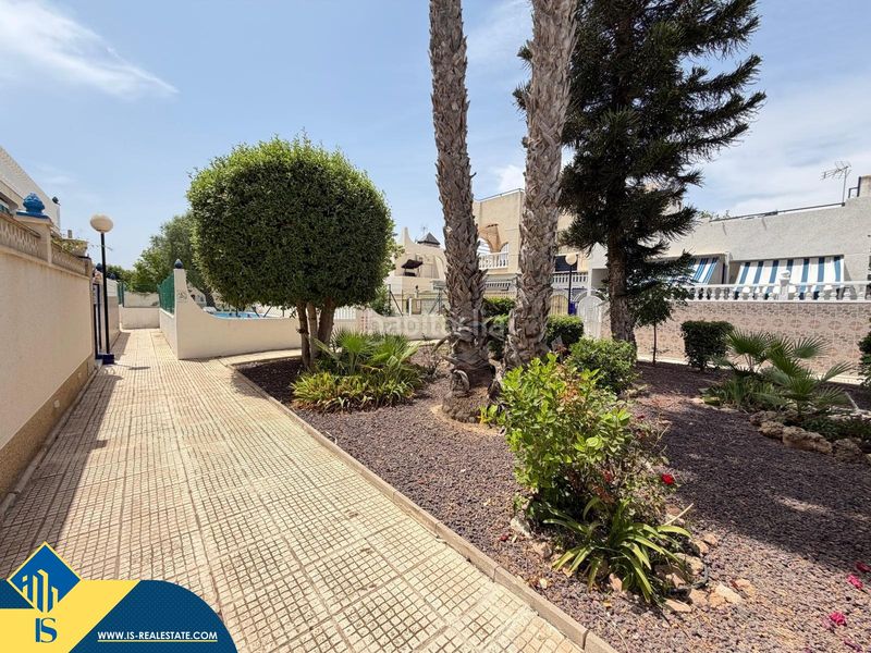 Foto cdf63c0b-72c4-49ac-9b20-02d13246c879. Casa amb piscina a Zona Carrefour - Urbanizaciones Torrevieja