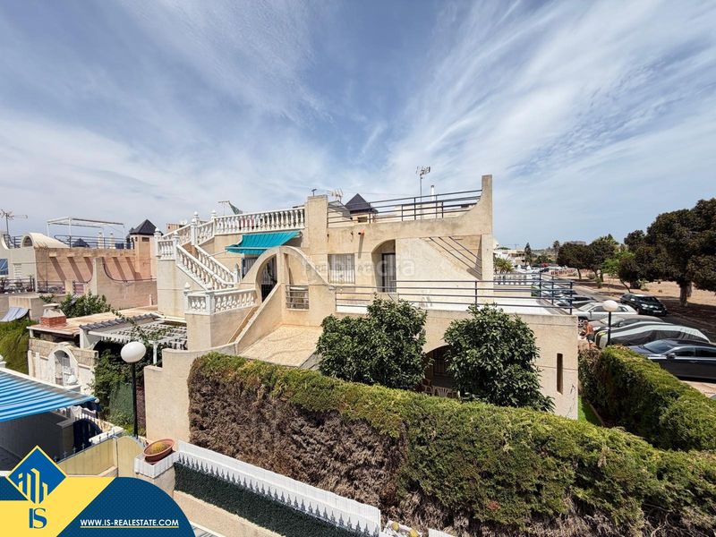 Foto f3c4da32-f49c-471f-9964-42b984e9763c. Casa amb piscina a Zona Carrefour - Urbanizaciones Torrevieja