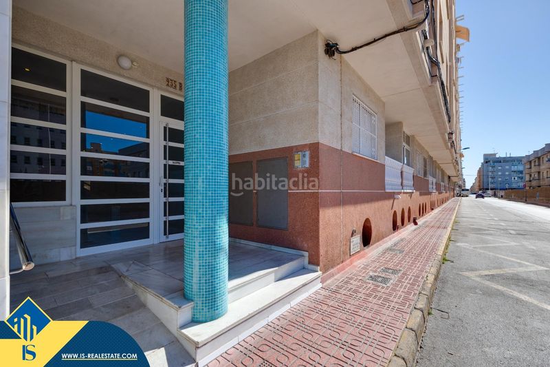 Foto 44fea9f9-24f6-45f0-be7d-c083aec4c914. Pis amb piscina a Antonio Machado Torrevieja