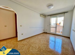 Apartament a El Molino. Apartamento con terraza en la provincia de alicante, en torrevie