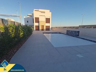 Chalet in Montesinos (Los). Villa con piscina privada, en la provincia de alicante, en la lo