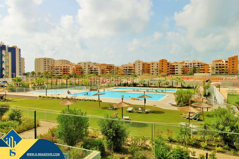 Foto 5c542392-c6fb-4aa3-9702-5dd60675d75c. Pis amb piscina a La Zenia Orihuela