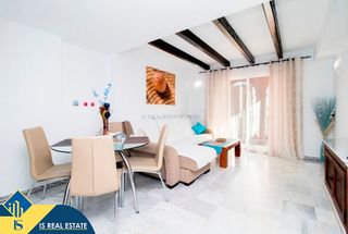 Affitto Piccolo appartamento in Zona los Frutales. Apartamento con piscina compartida, en la provincia de alicante,