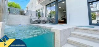 Casa a Avenida Habaneras - Curva de Palangre. Casa con piscina privada, en la provincia de alicante, en la ciu